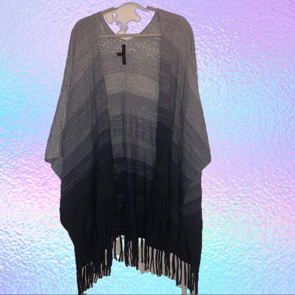 White House Black Market Accessories - White House Black Market beautiful small shawl